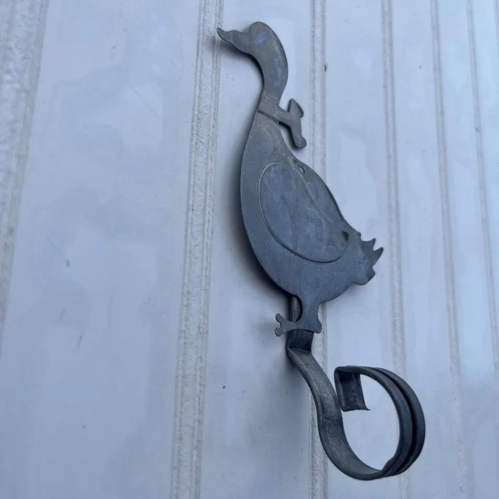 Vintage Metal Duck Wall Hook – Rustic Farmhouse / Cottagecore Decor